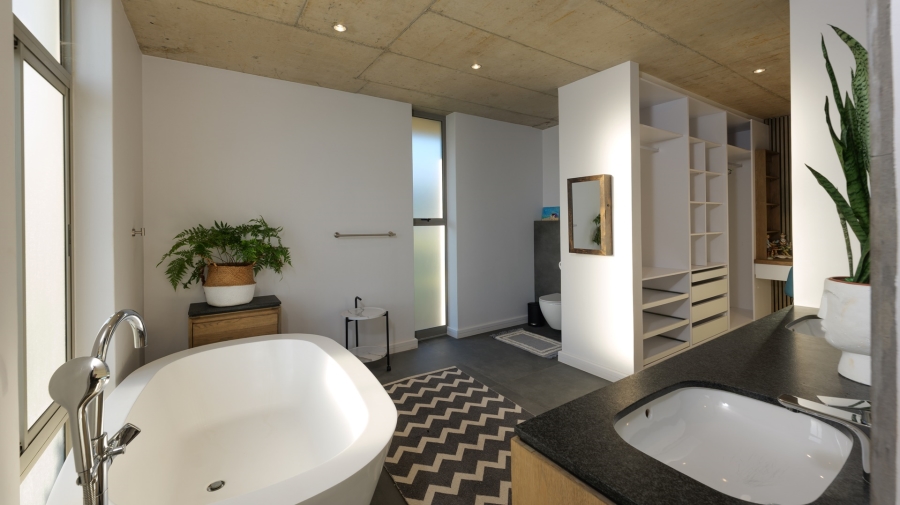 5 Bedroom Property for Sale in Suiderstrand Western Cape